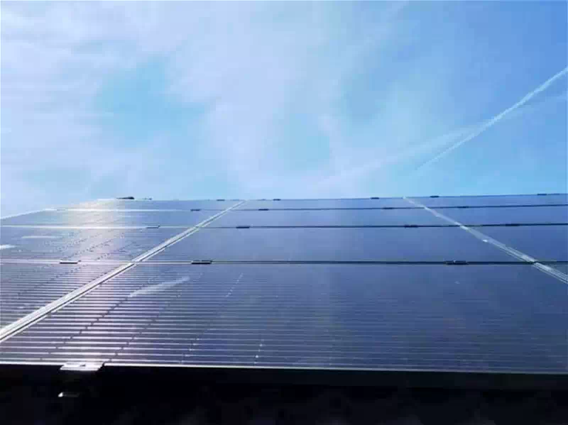 Paneles solares energia fotovoltaica y térmica